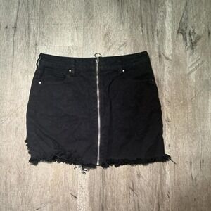 Black PacSun mini skirt with zipper detail